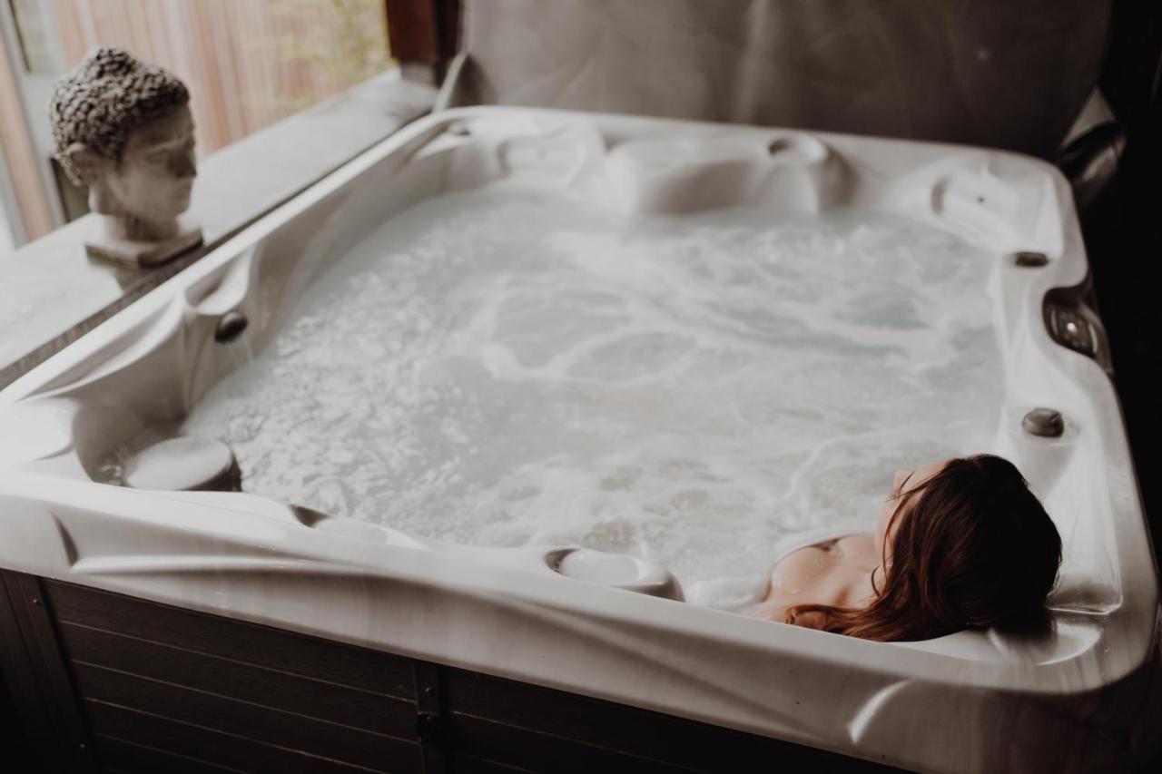 At Home - Jacuzzi Privatif Gesves Екстериор снимка